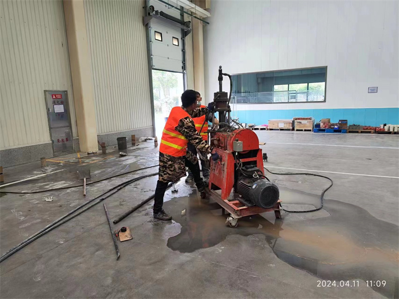 临淄厂房地面下沉塌陷注浆加固施工